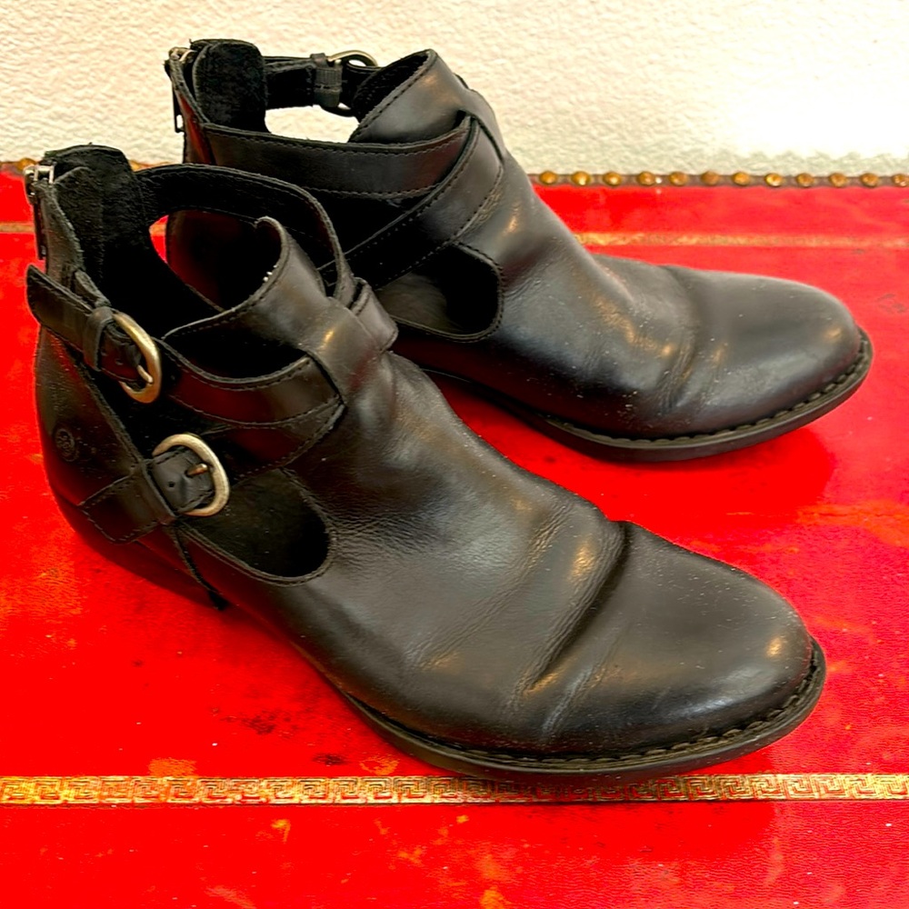 Born Vintage Leather Zip Back Open Cut Ankle Boots 9M Genuine Leather